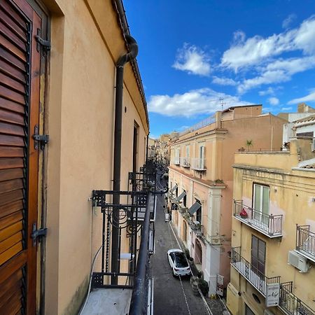 2 Apartments - Akragas Home 1 & 2 On Via Atenea City Center With View Agrigento Dış mekan fotoğraf