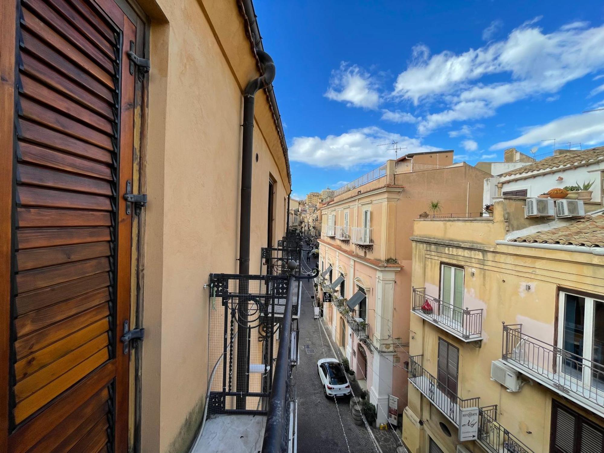 2 Apartments - Akragas Home 1 & 2 On Via Atenea City Center With View Agrigento Dış mekan fotoğraf